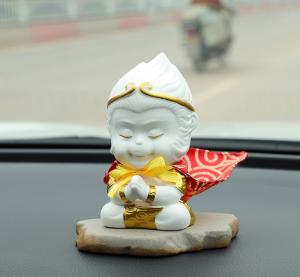 Tượng chibi Mỹ Hầu Vương 11cm gốm trắng cao cấp kèm gậy Như Ý