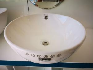 chậu rửa nổi - lavabo để bàn BC02