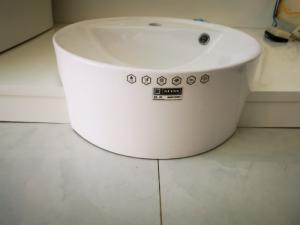 Chậu rửa bán âm - lavabo bán âm BS-02