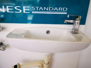 Chậu rửa treo - lavabo treo BW01
