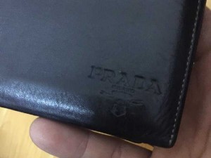Ví prada da thật
