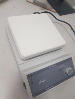 MODEL:(HP100)
- Nhiệt độ tối đa: 380oC
- Công suất: 680W
- Kích thước bề mặt gia nhiệt: 180x180mm
- Khối lượng máy: 2.8kg