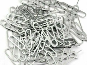 Que chọc lấy sim