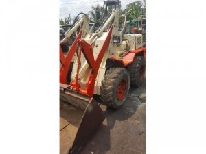 Xe xúc lật