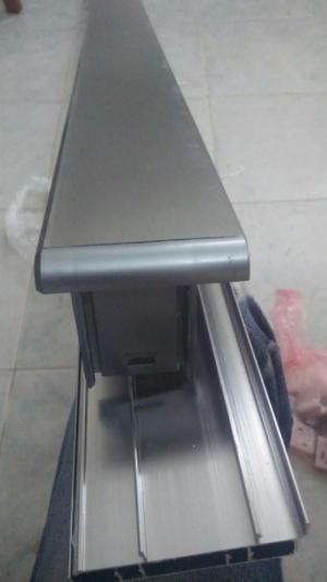 Len chân tường