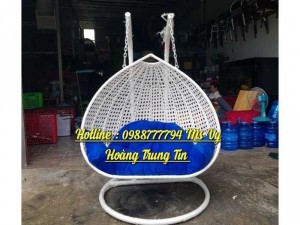 Xích đu đôi màu trắng đan mắc cáo