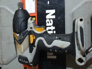 Máy bắn bulong pin national EZ 7271