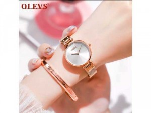 Đồng hồ hoa Hồng ... Tinh tế và thuần tuý