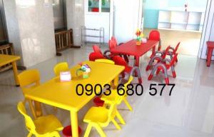 Cung cấp bàn nhựa hình chữ nhật cho bé mầm non giá rẻ, chất lượng cao