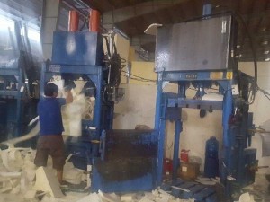 Máy ép kiện vải, kiện mút xốp, phế liệu