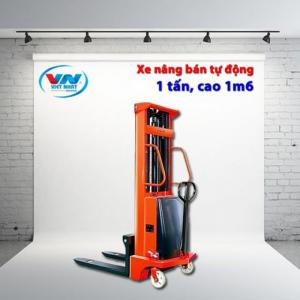 Xe nâng bán tự động