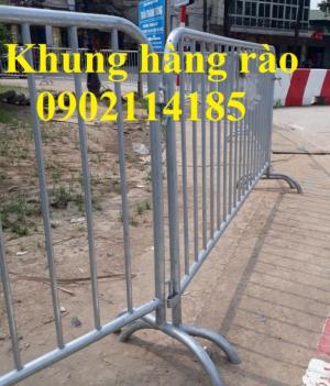 Hàng rào di động , hàng rào chắn xe , hàng rào kiểm soát đám đông .