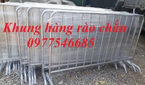 Hàng rào di động , hàng rào chắn xe , hàng rào kiểm soát đám đông .