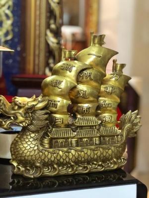 Tượng thuyền buồn xuôi gió bằng đồng nguyên chất