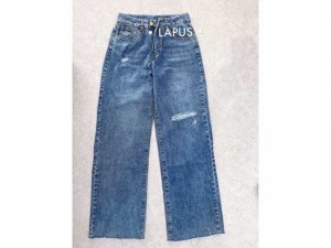 Quần jeans ống rộng
