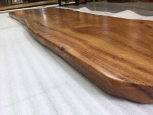 Mặt bàn gỗ xá xị nguyên tấm dài 2m