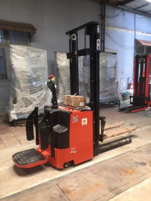Xe nâng điện thấp 1,5 tấn