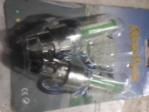 Sảm phẩm này là đèn led gắn van xe máy
