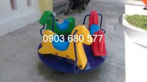 Cần bán đu quay, mâm xoay vận động cho trẻ em mầm non