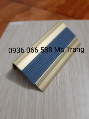 Nẹp trang trí chống trơn cầu thang, nẹp mũi bậc cầu thang