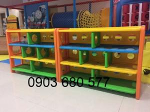 Cần bán kệ nhựa mầm non giá rẻ, chất lượng cao cho trẻ nhỏ