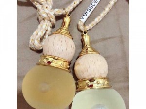 Tinh dầu treo phòng