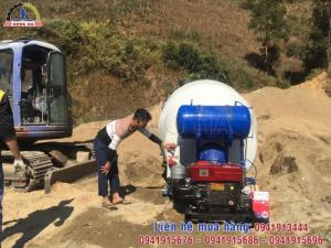 Bồn trộn thủy lực 3 khối chạy động cơ Diesel lắp trên xe tải ben