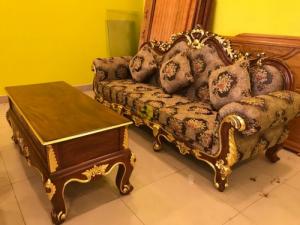 Bộ sofa cổ điển gỗ gõ đỏ dát vàng-SF055