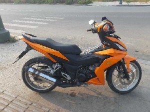 Kẹt tiền cần bán xe Winner 150cc gtdd