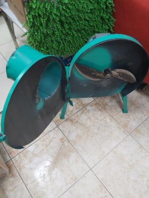 Máy băm mịn chuối rau bèo, băm cắt cành cây,...