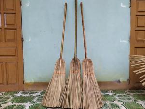 Bán chổi lá Cọ, bán lá cọ để lợp nhà