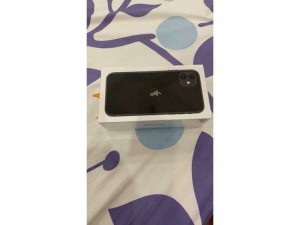 iphone 11,màu đen,64g,chưa đập hộp