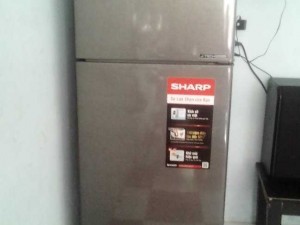 Tủ lạnh SHARP mới 90%