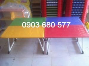 Cần bán bàn nhựa chữ nhật, gập chân được cho trường mầm non, gia đình