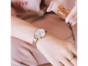 Đồng hồ hoa Hồng ... Tinh tế và thuần tuý