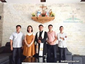 mẫu bàn thờ chúa đẹp