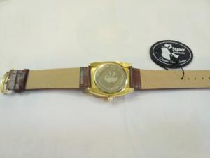 Đồng hồ quartz Nam dây da chính hãng .