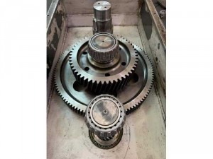 Chế tạo bộ bánh răng ( có mài răng) hộp