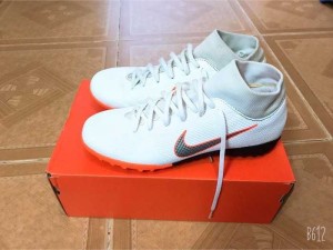 giày đá bóng mới 95%