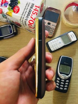Nokia 2700 - bền đẹp, pin khỏe, loa to.