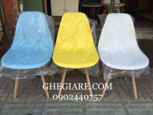 GHẾ EAMES NHỰA ĐÚC NGUYÊN KHỐI CHÂN GỖ CHÉO - FREE SHIP