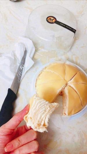 Bánh crepe sầu riêng: 150k/ổ