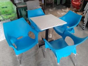 Ghế nhựa đúc chân nhôm giá rẻ