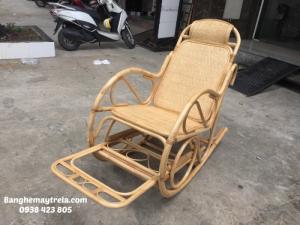 Ghế bập bênh mây tự nhiên