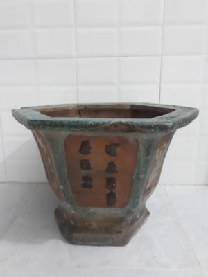 Chậu lục giác chuẩn xưa