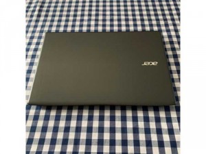 Laptop Acer E5 Core i3 7100U / Ram 4GB / HDD...