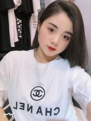 Áo phông nữ thêu chữ CN thời trang
