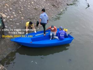 Thuyền composite : phòng chống bão lụt