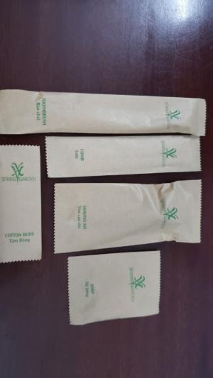 Bộ kit khách sạn 5 món Amenities: bàn chải, lược, dao cạo râu, xà bông, tăm bông