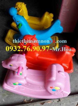 bập bênh cho trẻ mầm non